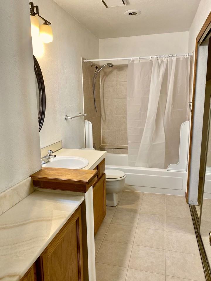 1111 S Garrison St - Photo 5 of 18