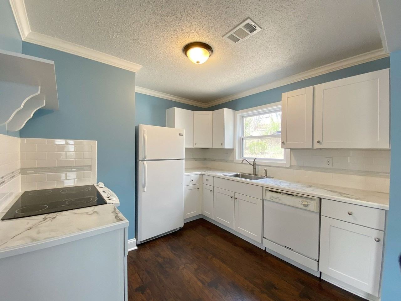 2706 W 77th St - Photo 3 of 14