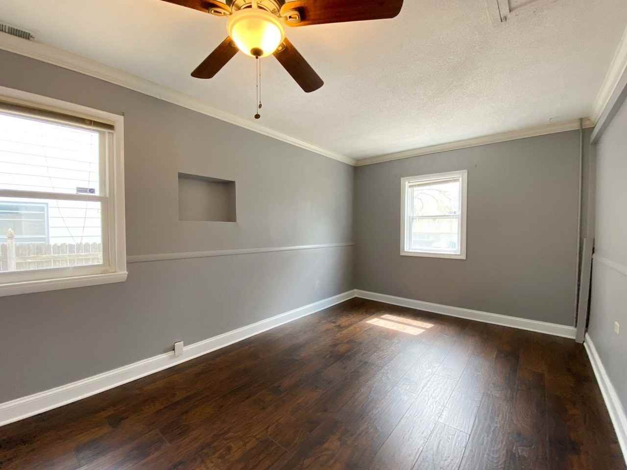 2706 W 77th St - Photo 6 of 14