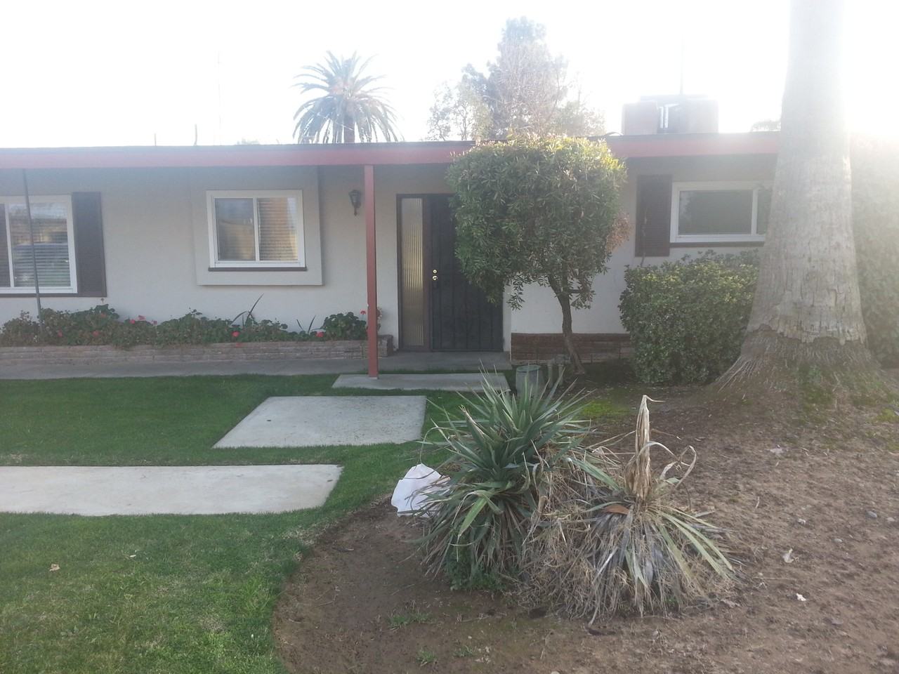 1141 W Barstow Ave - Photo 2 of 35