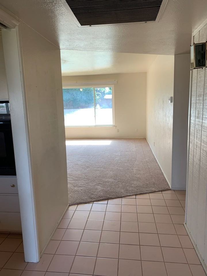 1141 W Barstow Ave - Photo 3 of 35