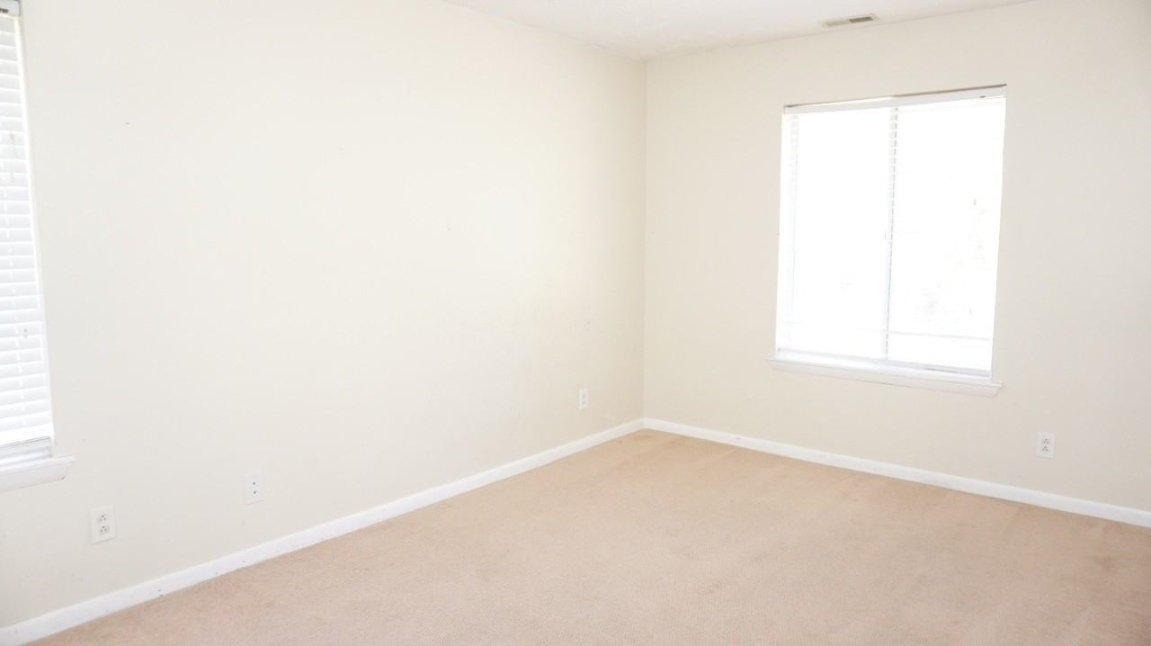 3374 Galleria Dr - Photo 3 of 14