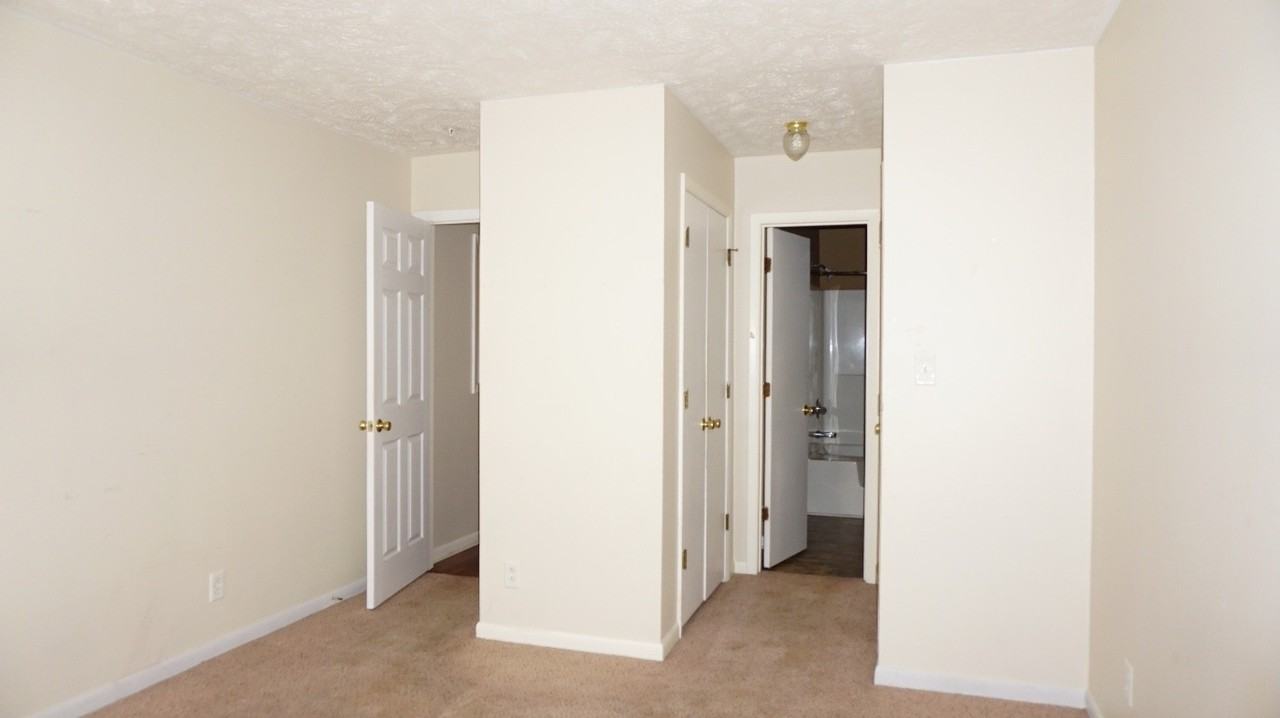 3374 Galleria Dr - Photo 4 of 14