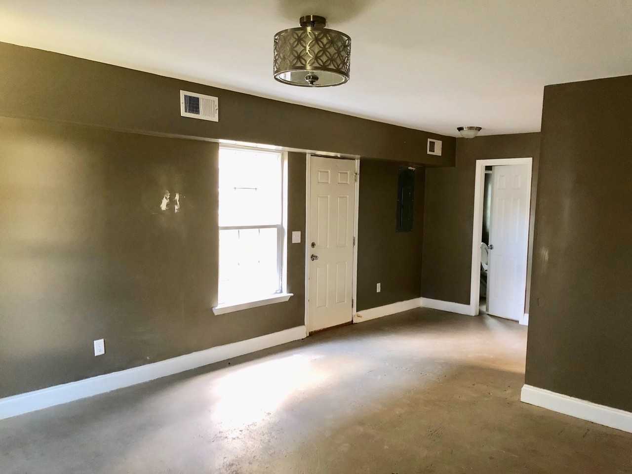 38 Athens Ct - Photo 2 of 11