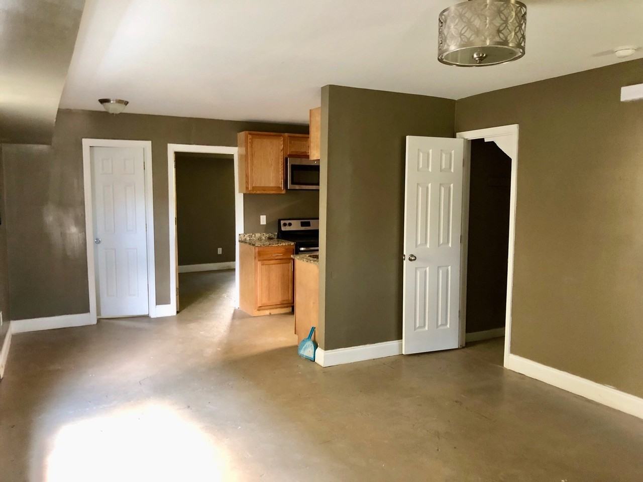 38 Athens Ct - Photo 3 of 11