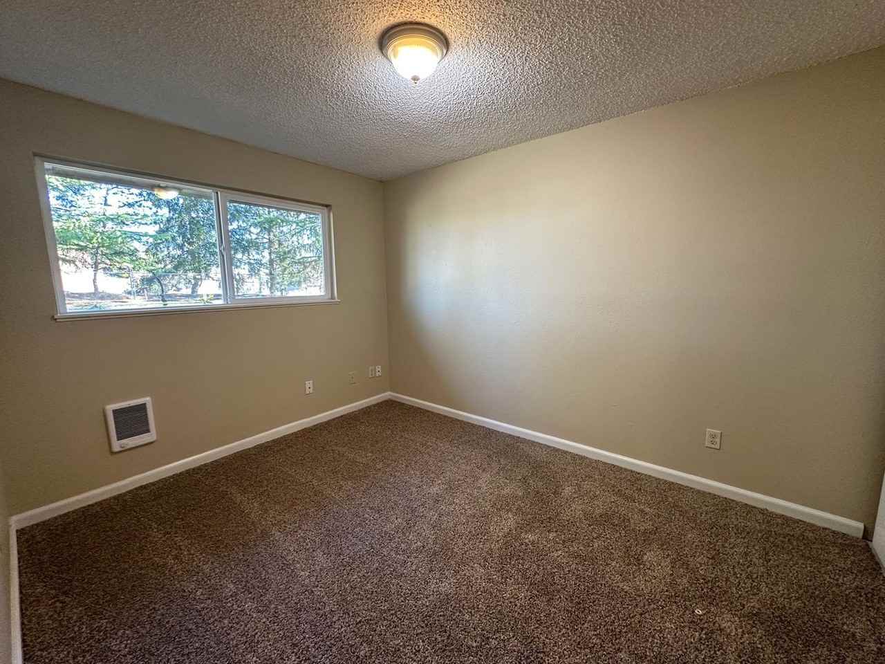 18910 Nw Shadow Ln - Photo 7 of 8