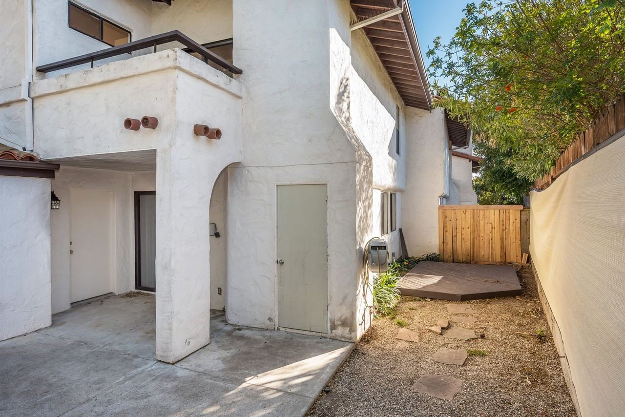 2098 Cliff Dr - Photo 6 of 15