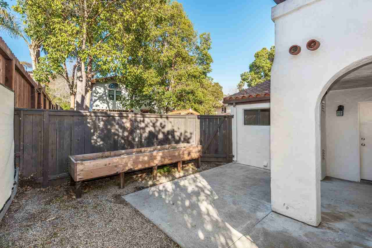 2098 Cliff Dr - Photo 7 of 15