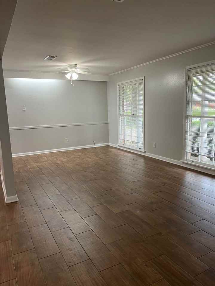 1730 Bayou Dr - Photo 2 of 13