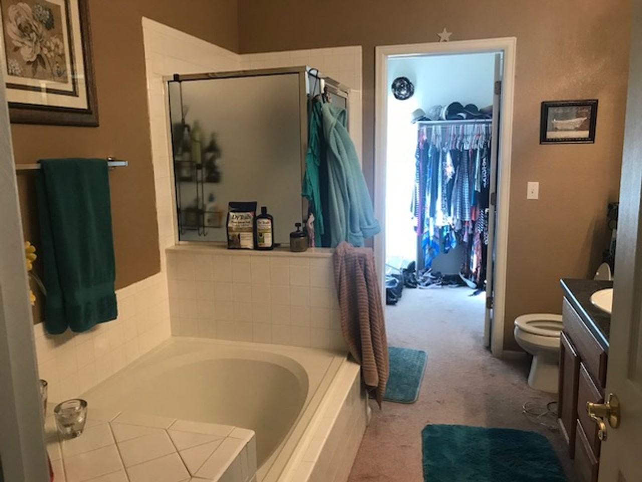 1703 Whitehall Dr #2H - Photo 5 of 27