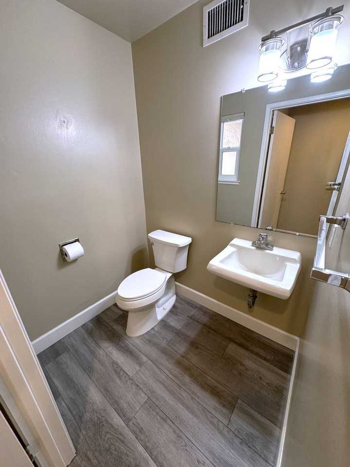 1000 Arbor Rd #4 - Photo 4 of 10