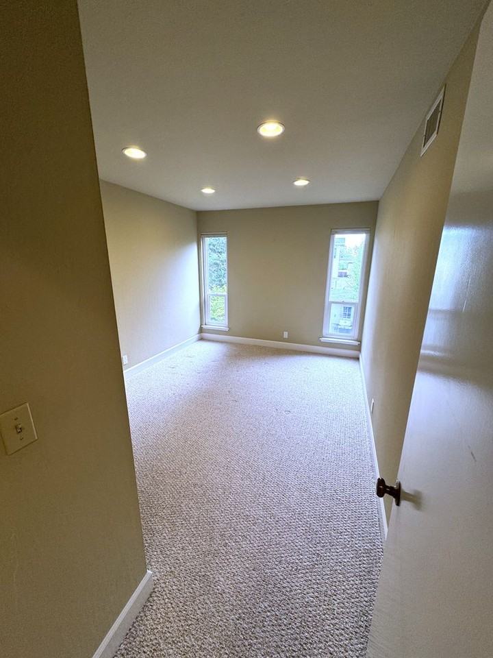 1000 Arbor Rd #4 - Photo 7 of 10