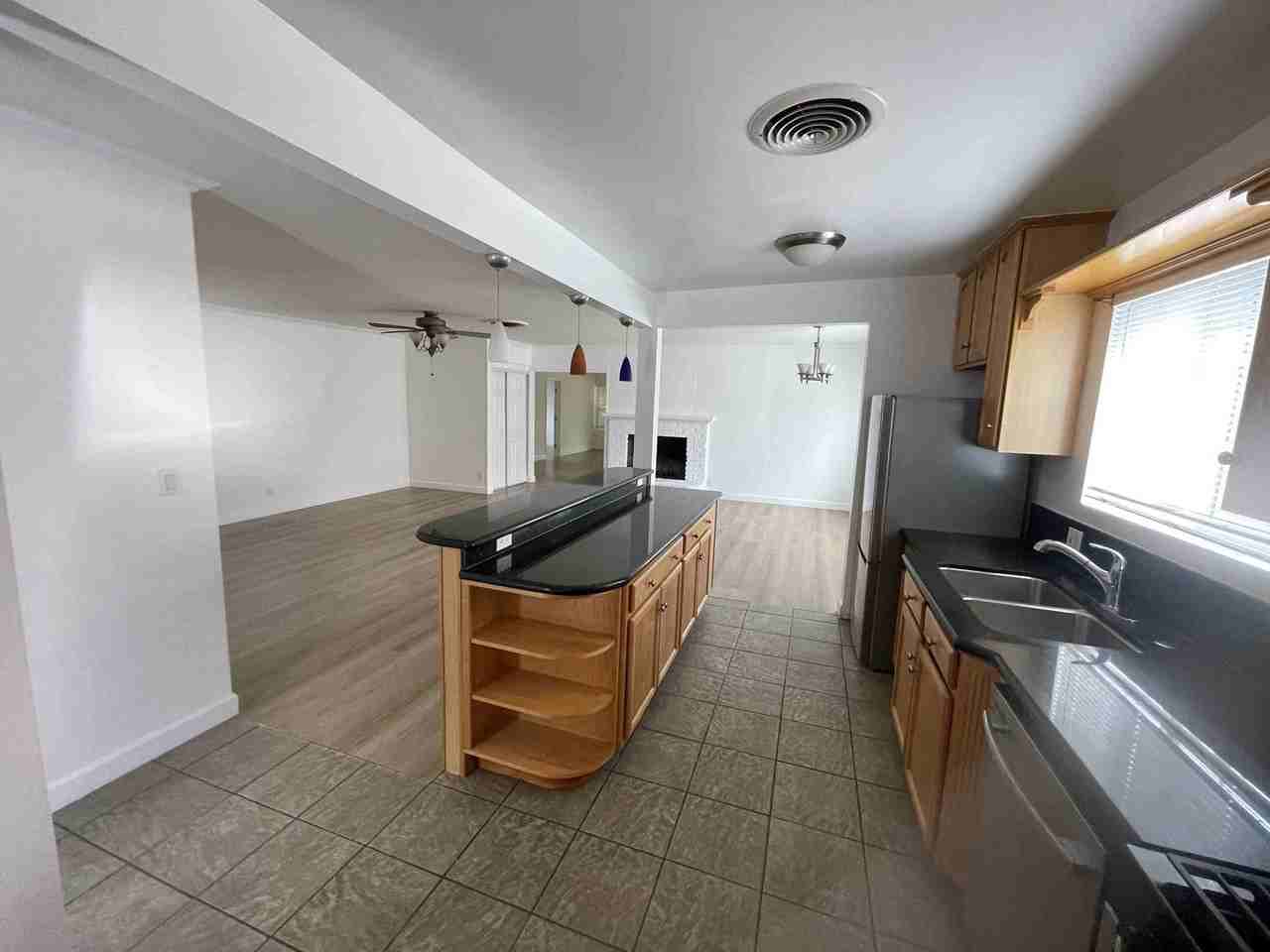 5816 Norwich Ave - Photo 5 of 24