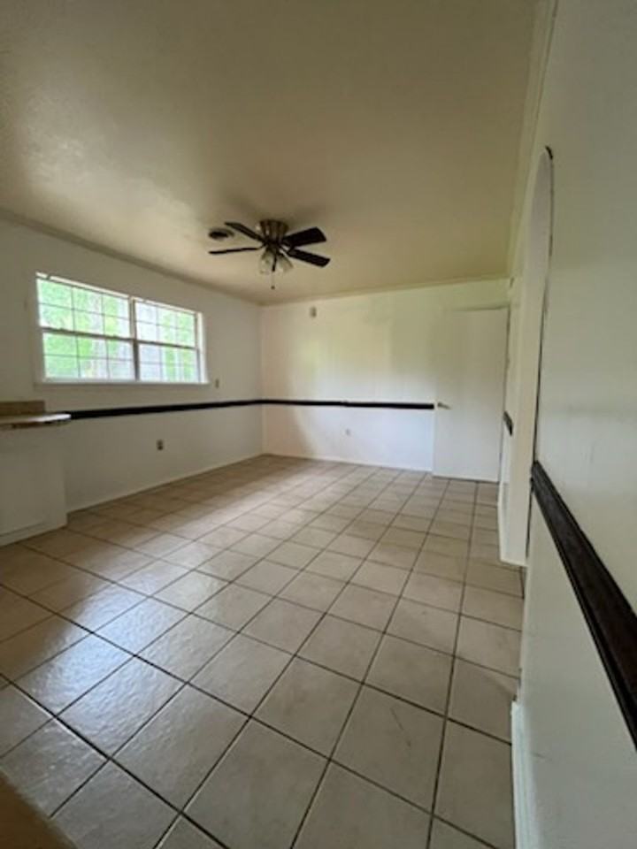 3219 Lakewood Dr - Photo 4 of 8