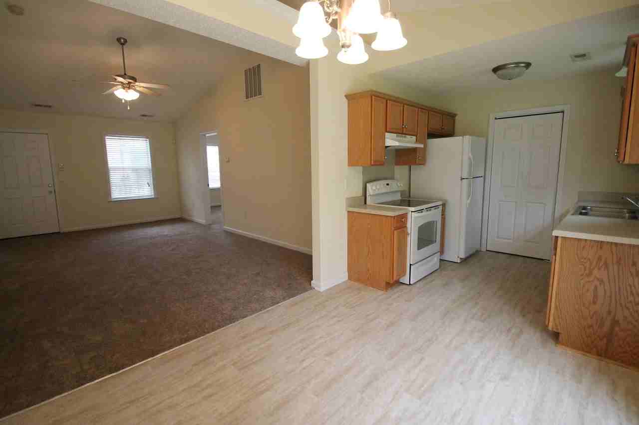 1258 Camellia Ct - Photo 2 of 13