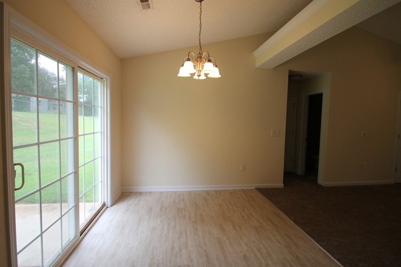 1258 Camellia Ct - Photo 5 of 13