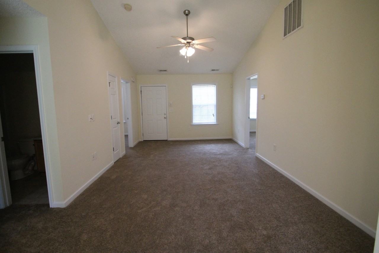 1258 Camellia Ct - Photo 6 of 13