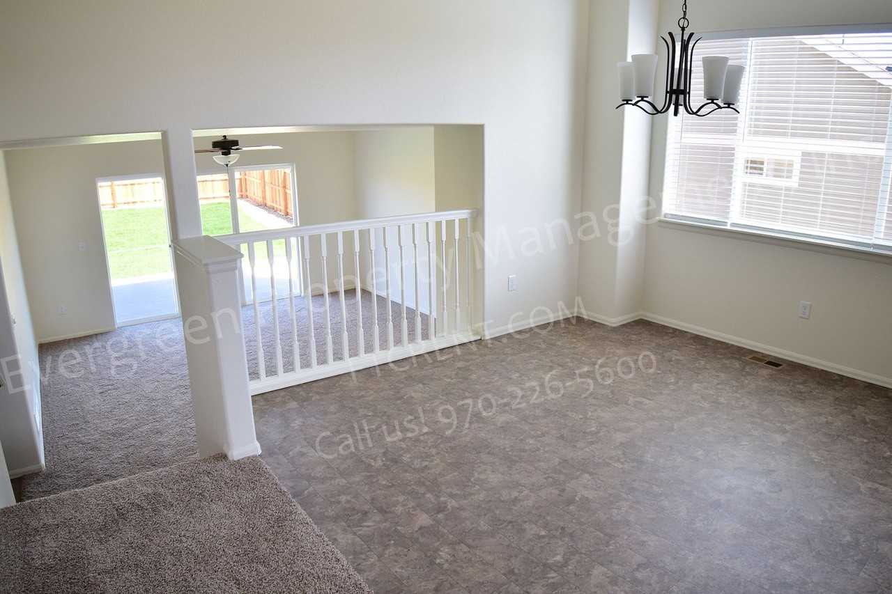 6444 Black Hills Ave - Photo 2 of 31