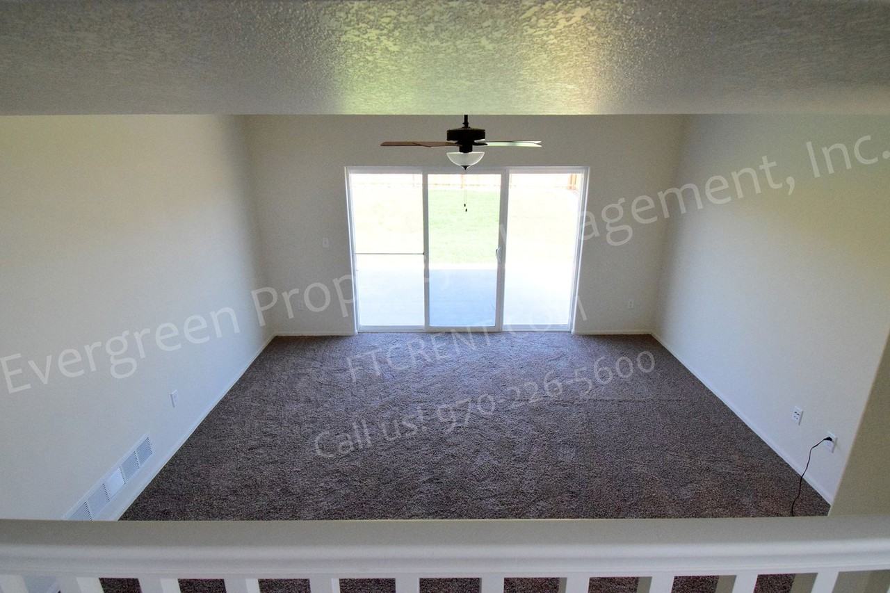 6444 Black Hills Ave - Photo 6 of 31