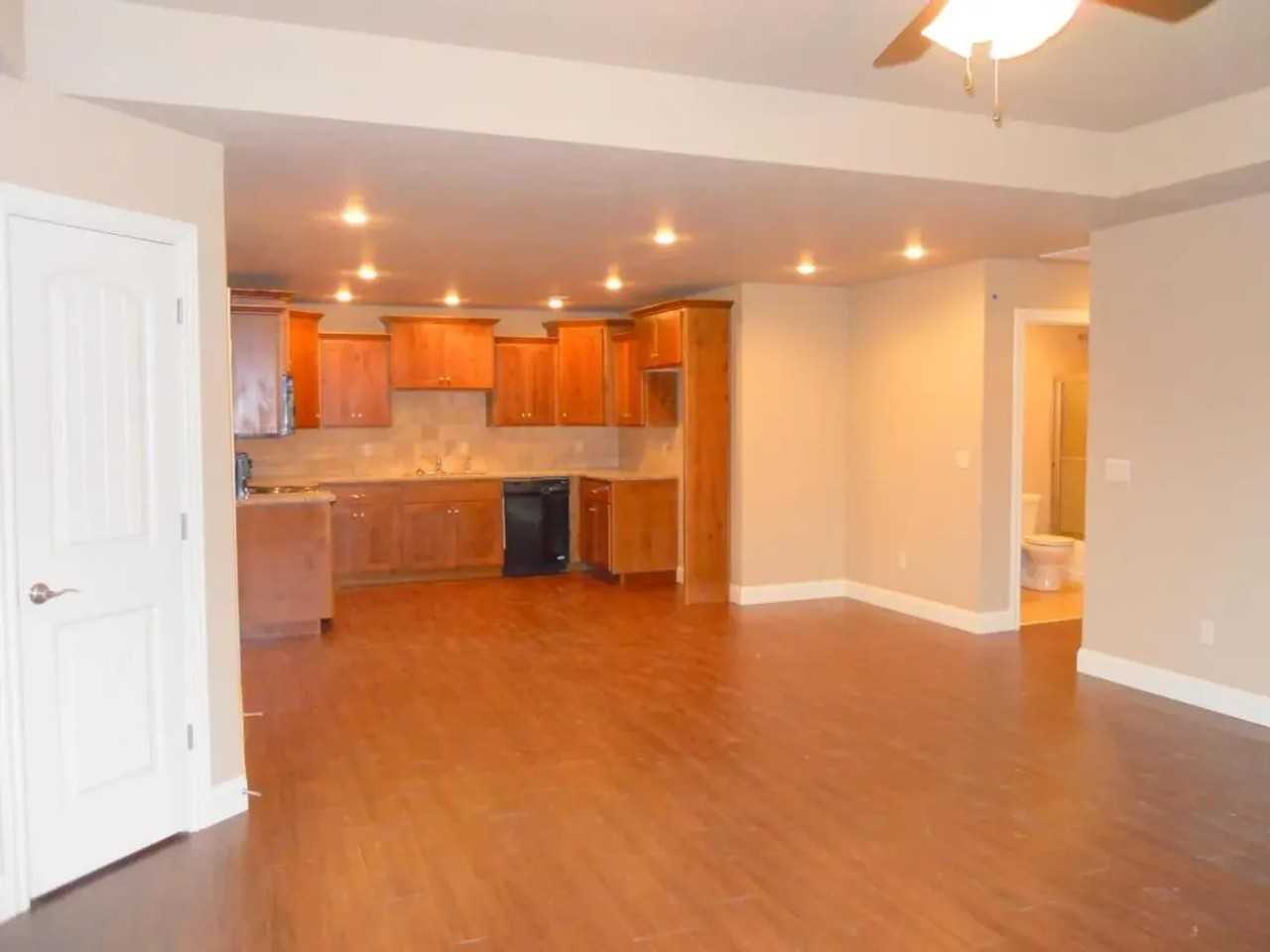 2401 W Bridlewood Trl - Photo 3 of 6