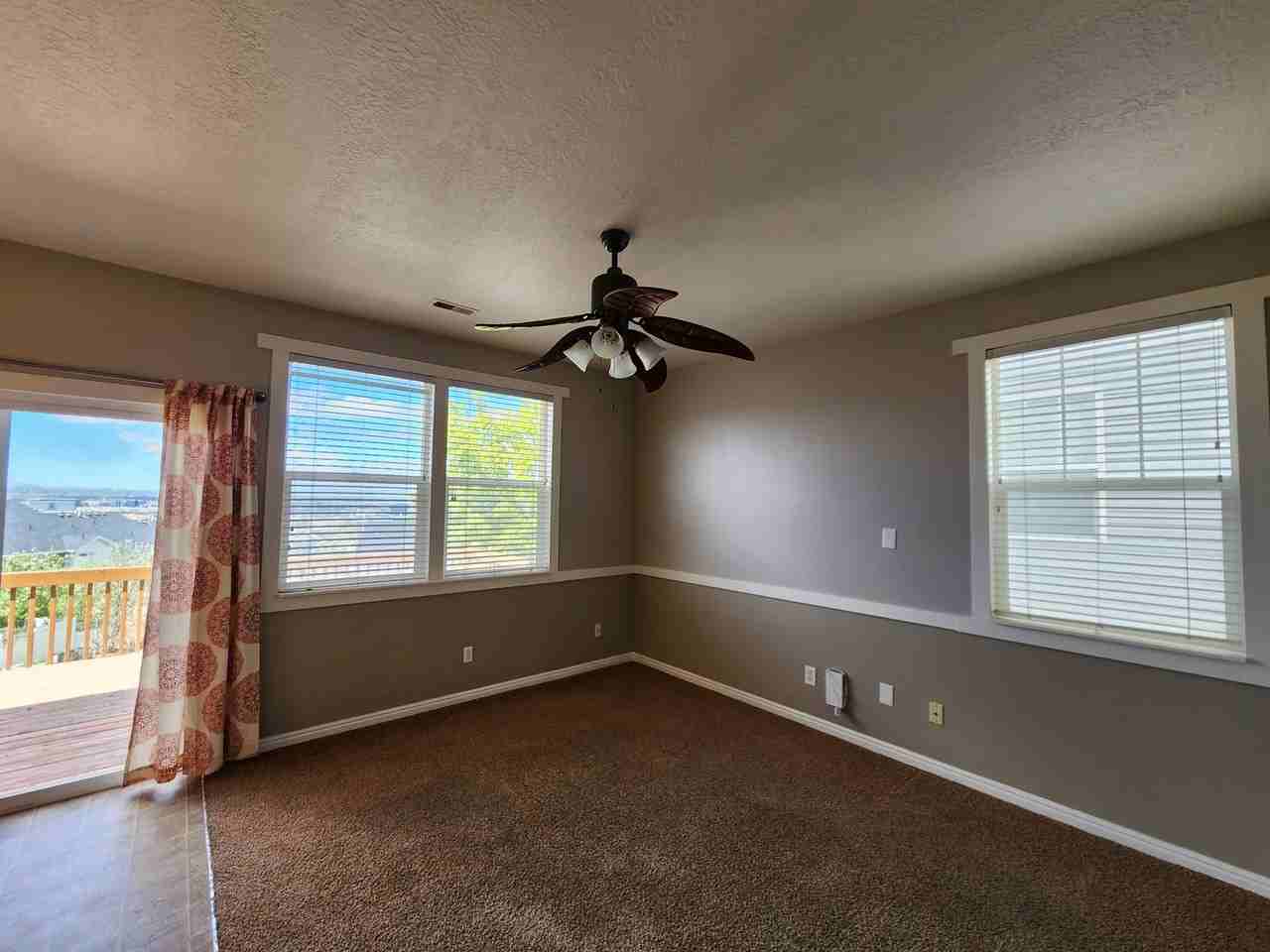 123 E Wayfield Dr - Photo 4 of 15