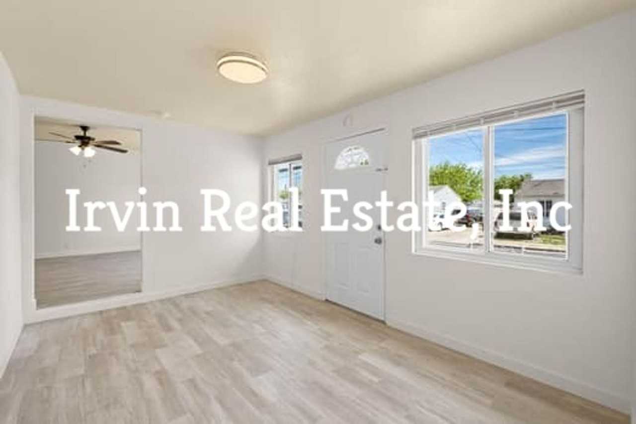 1932 Deodar Ave - Photo 4 of 15