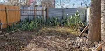 featured image of 101 S Lockhart St