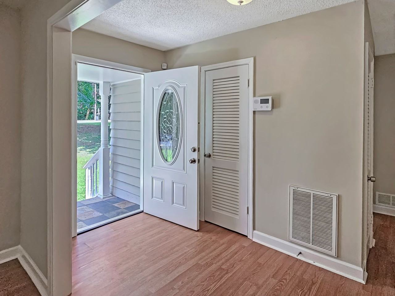 5949 James Rd - Photo 7 of 50