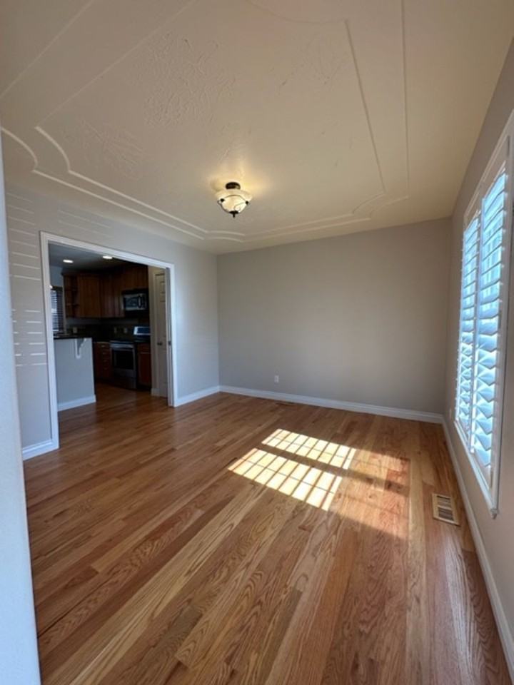 935 South St - Photo 4 of 26