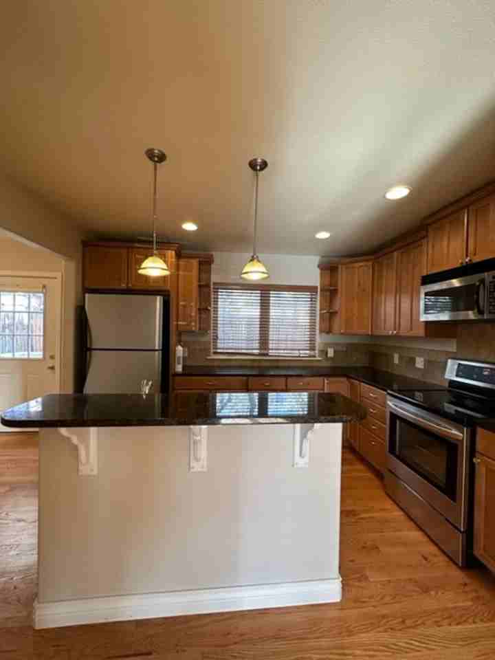 935 South St - Photo 5 of 26