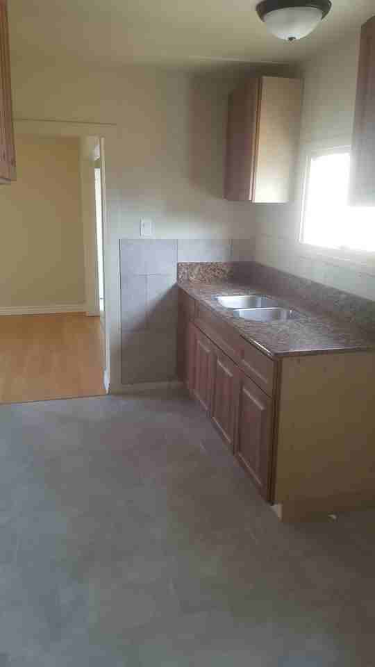 930 Sterling Rd - Photo 3 of 7