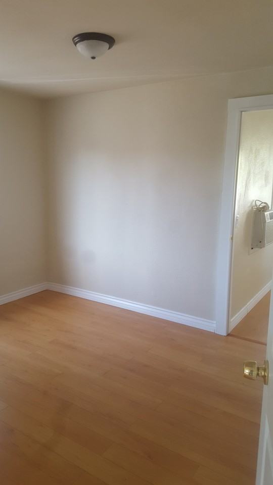 930 Sterling Rd - Photo 4 of 7