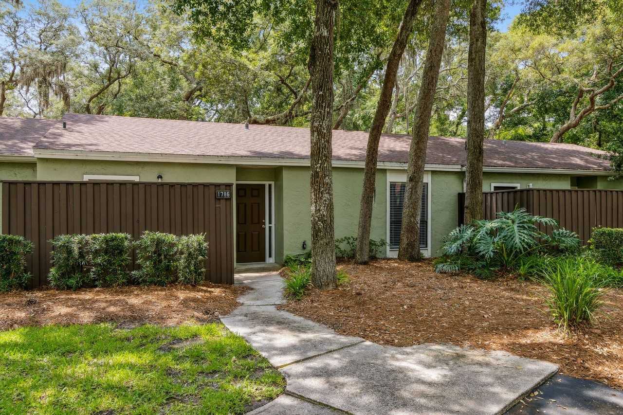 1786 Mariners Walk - Photo 2 of 50