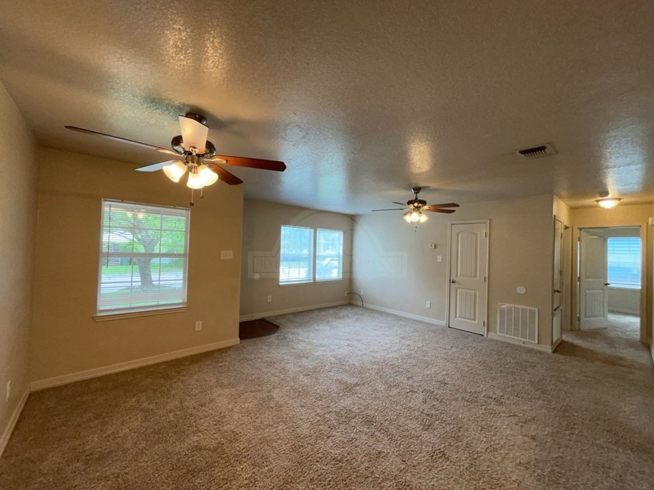 1603 Massey St - Photo 2 of 23