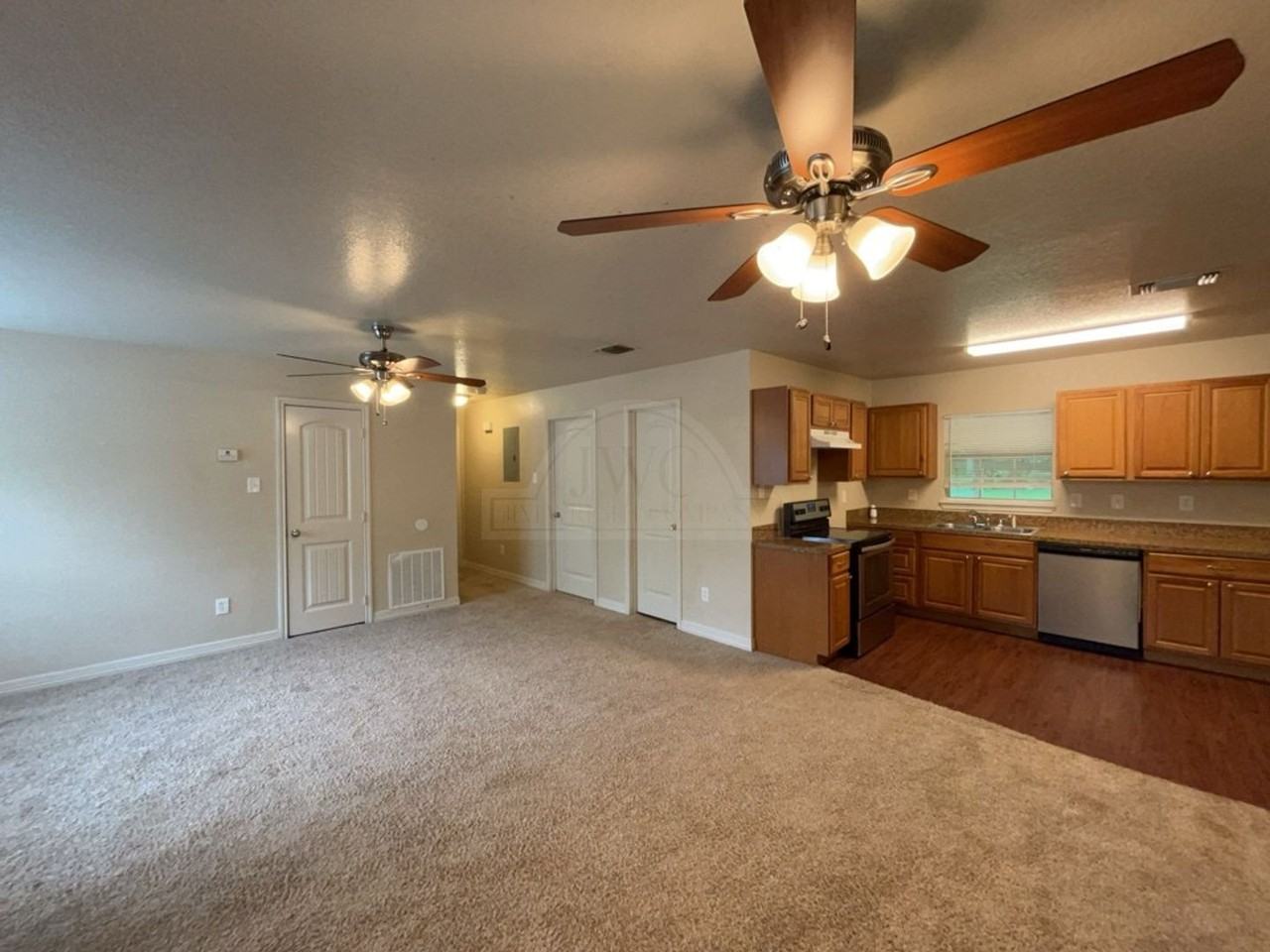 1603 Massey St - Photo 6 of 23