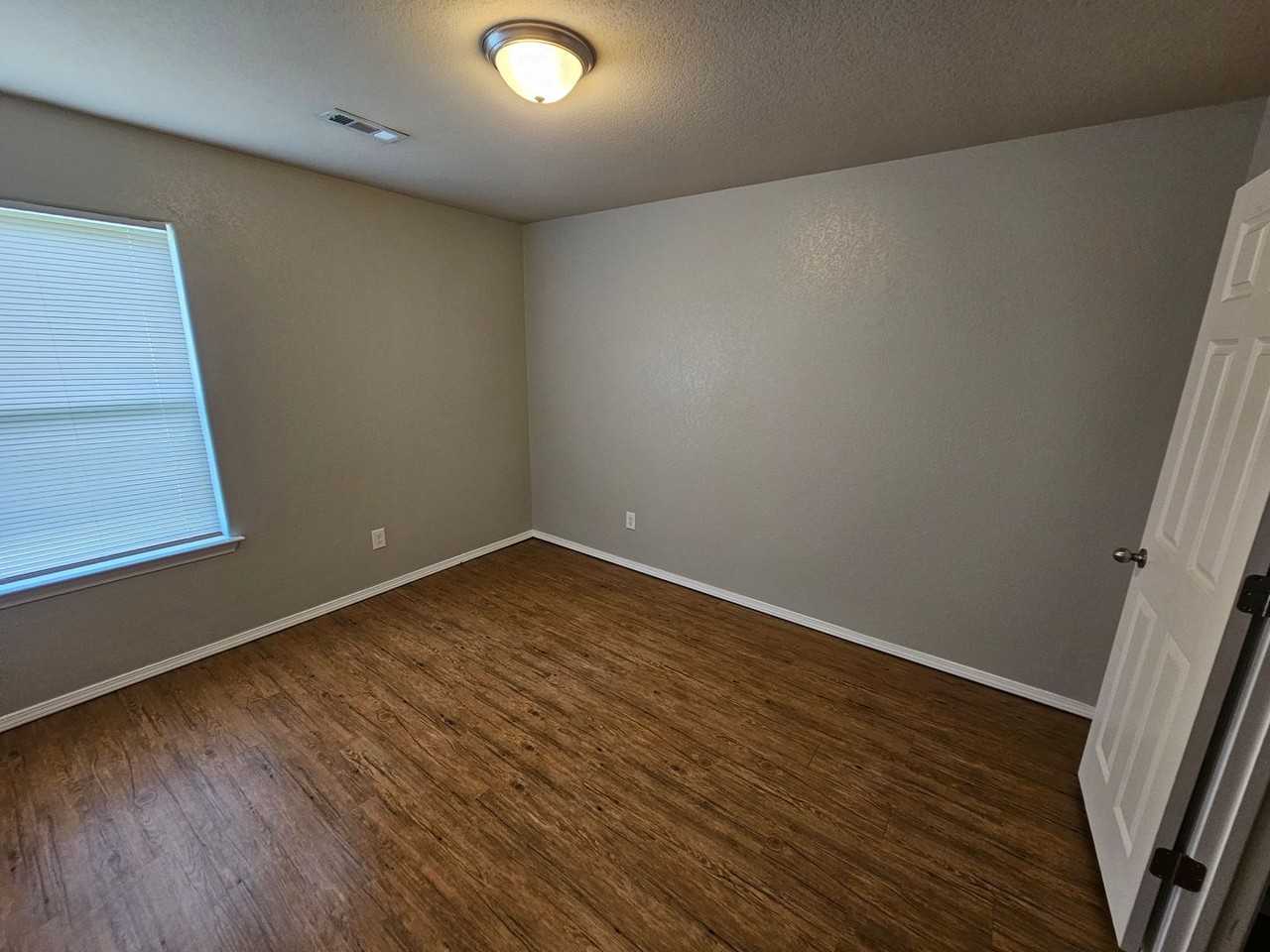 1164 S Oxbow Way - Photo 3 of 11