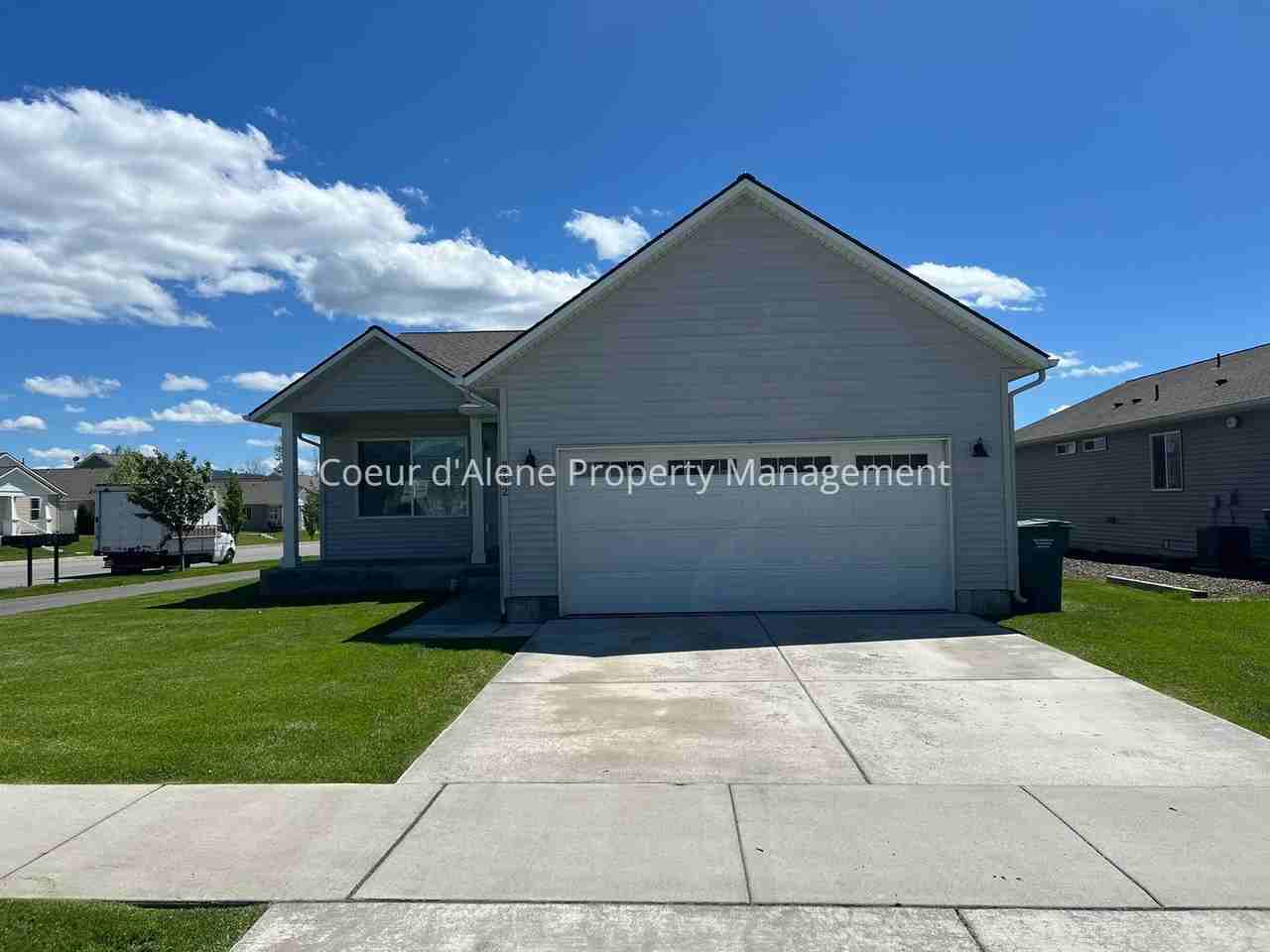 8732 N Haddon St - Photo 2 of 15