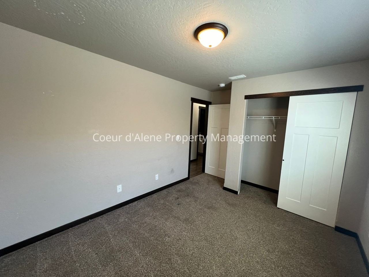 8732 N Haddon St - Photo 6 of 15