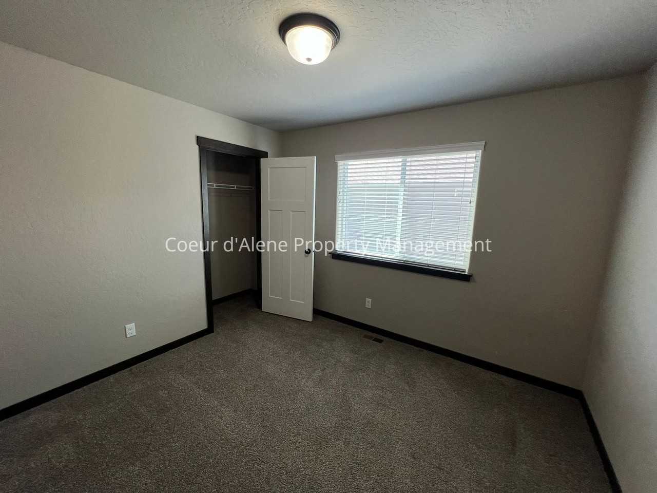 8732 N Haddon St - Photo 7 of 15