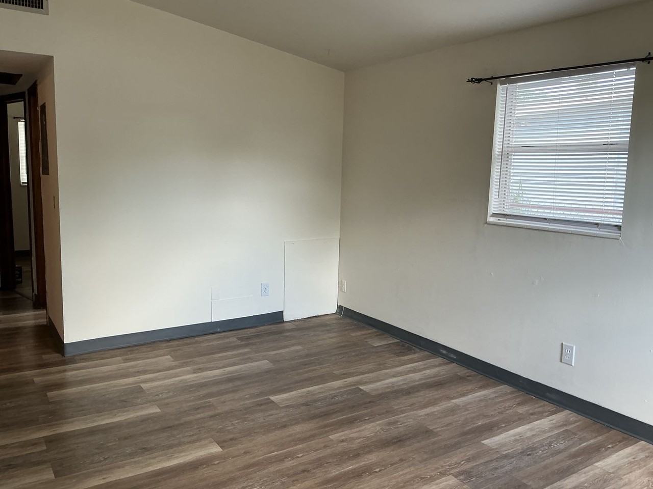 3015 Balfour Ave - Photo 3 of 13