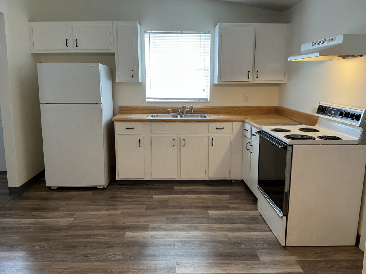 3015 Balfour Ave - Photo 5 of 13