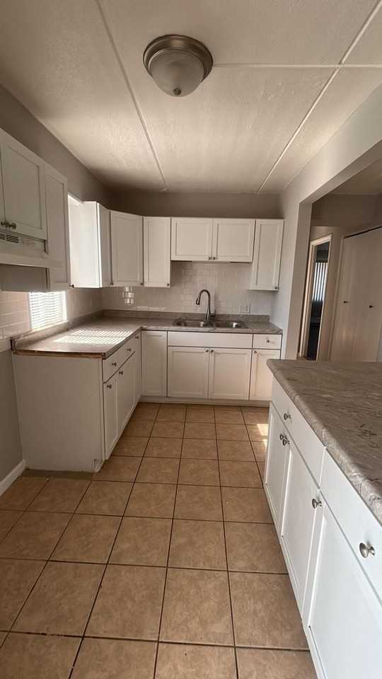 2601 Marigold Dr. - Photo 4 of 17