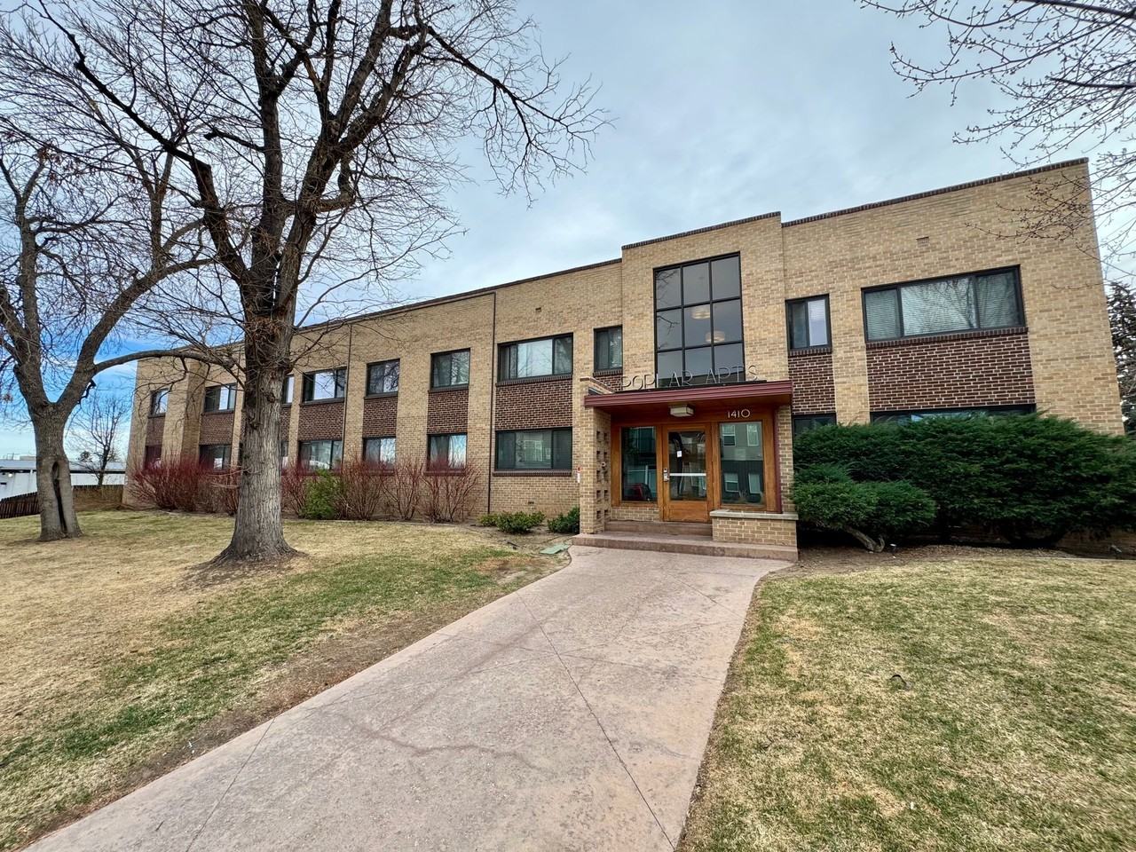 Poplar Apartments - Photo 2 of 27