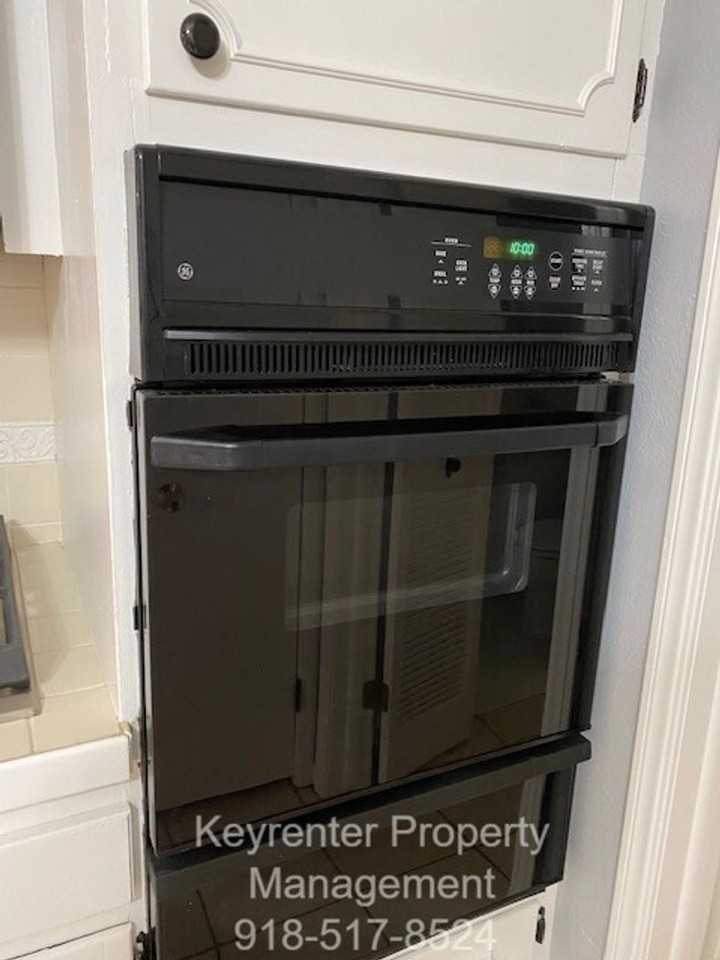 8722 E 30th St - Photo 3 of 26