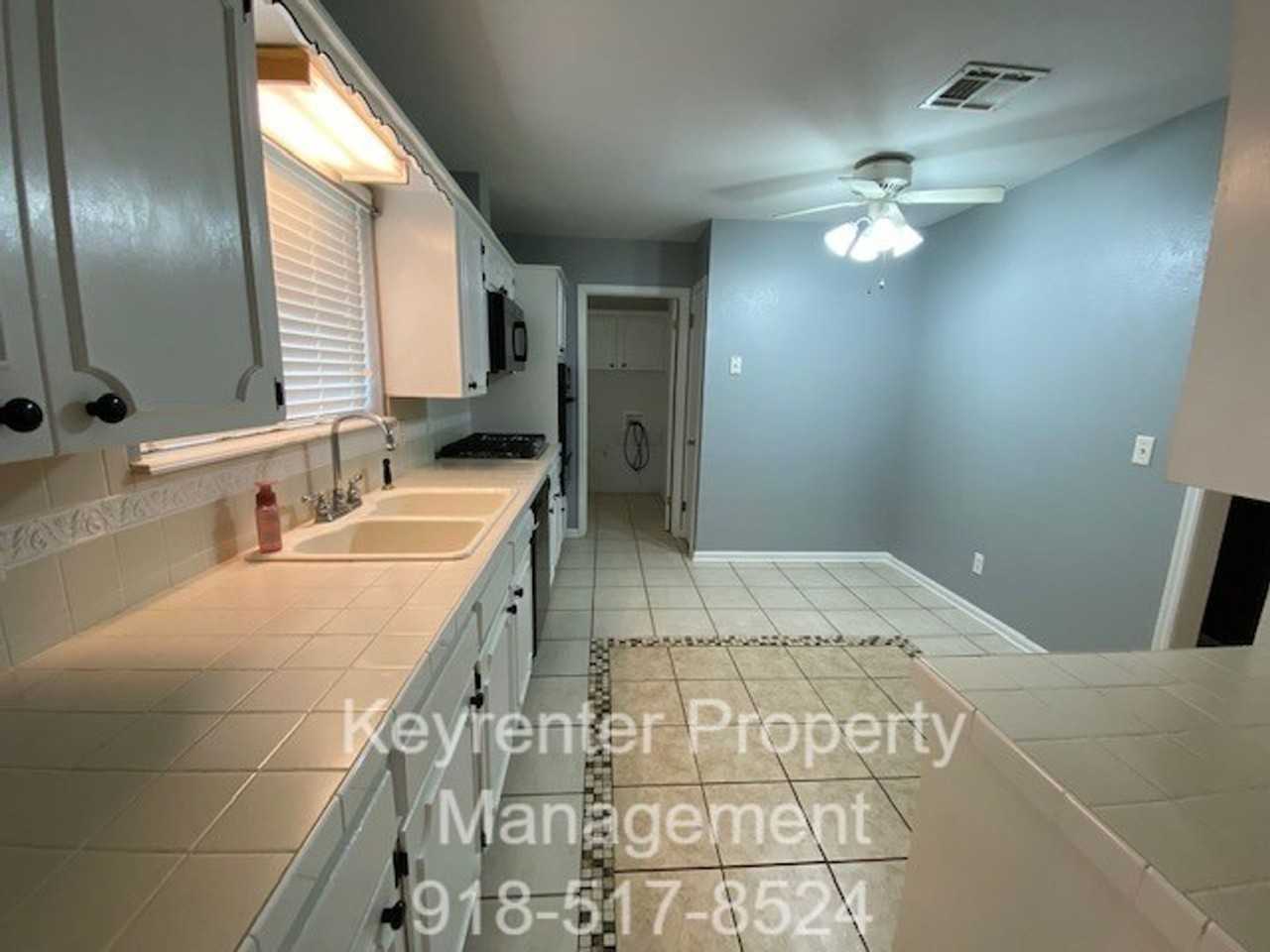 8722 E 30th St - Photo 6 of 26