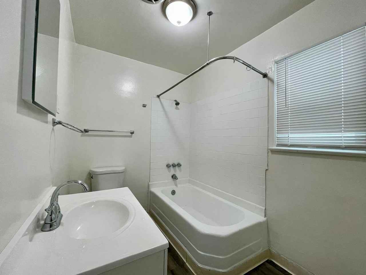 1317 W 107th St - Photo 3 of 6