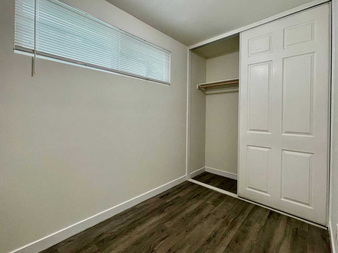 1317 W 107th St - Photo 4 of 6