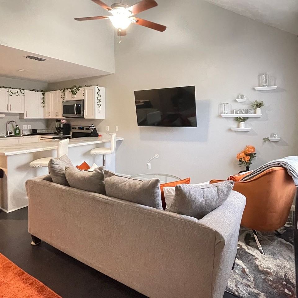 930 S Lipona Rd #D - Photo 4 of 10