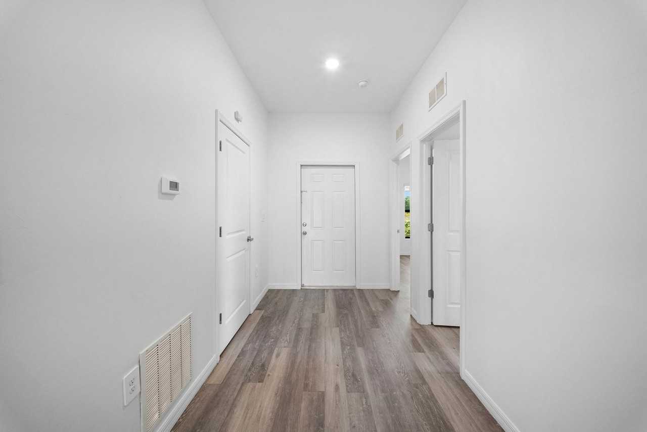 26481 26481 - 26483 Sandhill Blvd - Photo 4 of 25