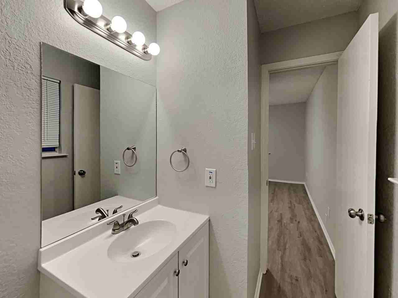 10320 Nantucket Village Ct - Photo 6 of 16